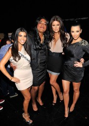 Kardashians-at-2010-Teen-Choice-Awards-76.md.jpg