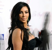Kim-Kardashian---2010-Angel-Ball-to-Benefit-Gabrielle-Angel-Foundation-34.md.jpg