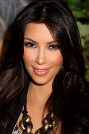 Kim-Kardashian---2010-Celebrity-Skee-Ball-Tournament-12.md.jpg