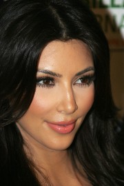 Kim-Kardashian---2010-Celebrity-Skee-Ball-Tournament-15.md.jpg