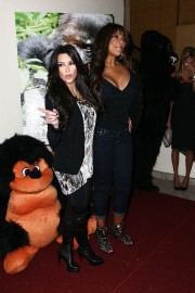 Kim-Kardashian---2010-Celebrity-Skee-Ball-Tournament-45.md.jpg