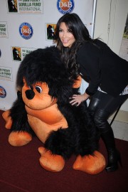Kim-Kardashian---2010-Celebrity-Skee-Ball-Tournament-47.md.jpg
