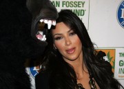 Kim-Kardashian---2010-Celebrity-Skee-Ball-Tournament-64.md.jpg