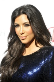 Kim-Kardashian---Beach-Bunny-Swimwear-Grand-Opening-Party-08.md.jpg