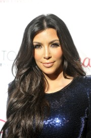 Kim-Kardashian---Beach-Bunny-Swimwear-Grand-Opening-Party-09.md.jpg