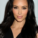 Kim-Kardashian---Clothing-Drive-For-My-Friends-Place-01