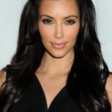 Kim-Kardashian---Clothing-Drive-For-My-Friends-Place-21