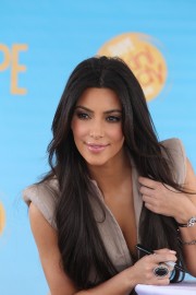 Kim-Kardashian---Shape-Magazine-2nd-Bikini-Body-Tour-46.md.jpg