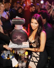 Kim-Kardashian-Celebrates-Her-Fragrance-Launch-At-Tao-Las-Vegas-03.md.jpg