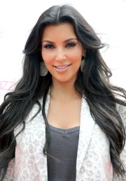 Kim-Kardashian-Celebrates-Shoedazzle-First-Birthday-59.md.jpg