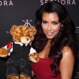 Kim-Kardashian-Debuts-Premiere-Fragrance-At-Sephora-04