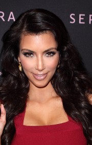 Kim-Kardashian-Debuts-Premiere-Fragrance-At-Sephora-08.md.jpg