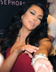 Kim-Kardashian-Debuts-Premiere-Fragrance-At-Sephora-23.md.jpg