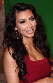 Kim-Kardashian-Debuts-Premiere-Fragrance-At-Sephora-30.md.jpg