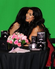 Kim-Kardashian-Debuts-Premiere-Fragrance-At-Sephora-67.md.jpg