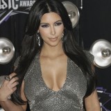 Kim-Kardashian---2011-MTV-Video-Music-Awards-09