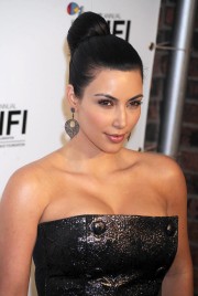 Kim-Kardashian---38th-Annual-FiFi-Awards-15.md.jpg
