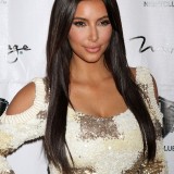 Kim-Kardashian---Celebrates-Rob-Kardashians-25th-Birthday-03