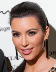 Kim-Kardashian---Grand-Opening-Of-Kardashian-Khaos-08.md.jpg