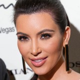 Kim-Kardashian---Grand-Opening-Of-Kardashian-Khaos-08