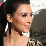 Kim-Kardashian---Grand-Opening-Of-Kardashian-Khaos-28