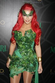 Kim-Kardashian---Midori-Green-Halloween-Costume-Party-02.md.jpg