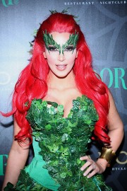 Kim-Kardashian---Midori-Green-Halloween-Costume-Party-07.md.jpg