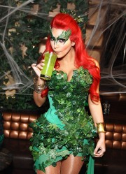 Kim-Kardashian---Midori-Green-Halloween-Costume-Party-23.md.jpg