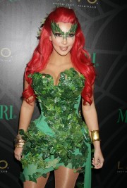 Kim-Kardashian---Midori-Green-Halloween-Costume-Party-34.md.jpg