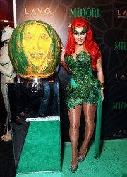 Kim-Kardashian---Midori-Green-Halloween-Costume-Party-49.md.jpg