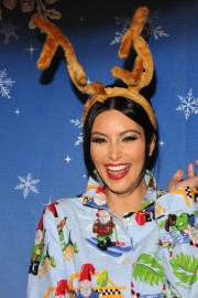 The-Kardashians-Annual-Christmas-Eve-Party-09.md.jpg