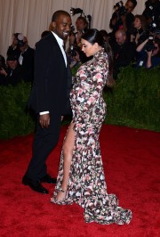 Kim-Kardashian---CIG-PUNK-Chaos-To-Couture-07.md.jpg