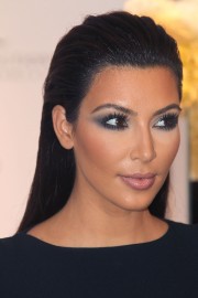 Kim-Kardashian---Lord-And-Taylor-Celebrates-Fashion-Night-Out-2012-10.md.jpg