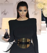 Kim-Kardashian---Lord-And-Taylor-Celebrates-Fashion-Night-Out-2012-11.md.jpg