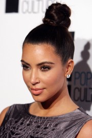Kim-Kardashian-At-E-Channel-Brand-Evolution-Event-15.md.jpg