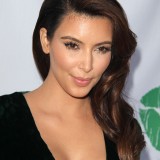 Kim-Kardashian-Hosts-Midori-Makeover-Parlour-02