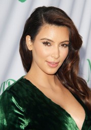 Kim-Kardashian-Hosts-Midori-Makeover-Parlour-06.md.jpg