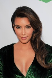 Kim-Kardashian-Hosts-Midori-Makeover-Parlour-09.md.jpg