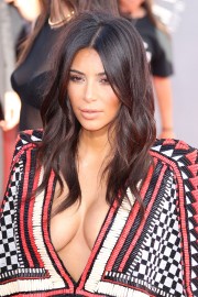Kim Kardashian Kendall and Kylie Jenner 2014 MTV Video Music Awards 06