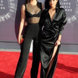 Kim-Kardashian-Kendall-and-Kylie-Jenner---2014-MTV-Video-Music-Awards-61