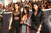 Kim-Kardashian-Kendall-and-Kylie-Jenner---2014-MTV-Video-Music-Awards-77.md.jpg