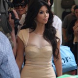 Kardashians-Attend-Meet-And-Greet-Appearance-at-Kitson-16