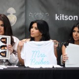 Kardashians-Attend-Meet-And-Greet-Appearance-at-Kitson-27