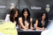 Kardashians-Attend-Meet-And-Greet-Appearance-at-Kitson-29.md.jpg