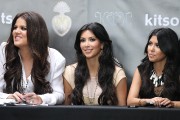 Kardashians-Attend-Meet-And-Greet-Appearance-at-Kitson-30.md.jpg