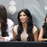 Kardashians-Attend-Meet-And-Greet-Appearance-at-Kitson-30