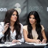 Kardashians-Attend-Meet-And-Greet-Appearance-at-Kitson-43