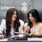 Kardashians-Attend-Meet-And-Greet-Appearance-at-Kitson-44