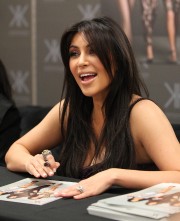 Kardashians-Sears-In-Store-Appearance-For-Kardashian-Kollection-08.md.jpg
