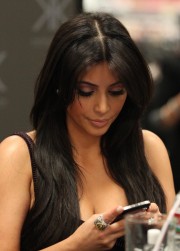 Kardashians-Sears-In-Store-Appearance-For-Kardashian-Kollection-11.jpg